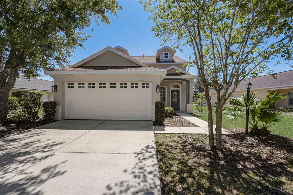 6227 BLUE RUNNER COURT LAKEWOOD RANCH, FL 34202