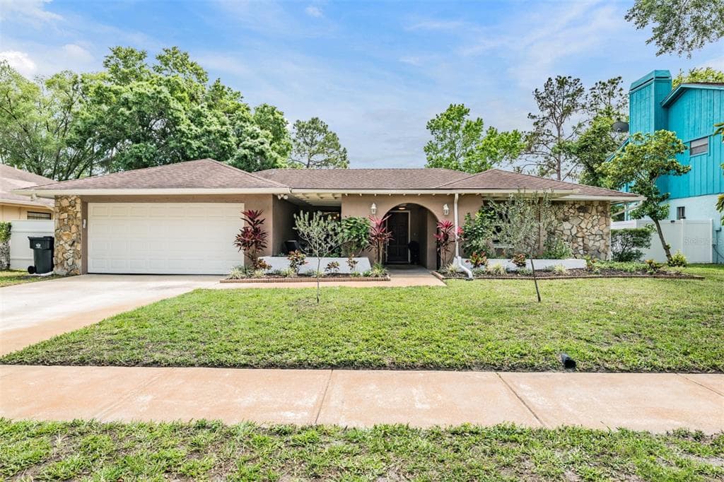 4618 LANDSCAPE DRIVE TAMPA, FL 33624