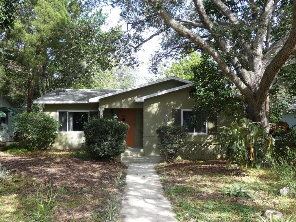 215 24TH AVENUE N ST PETERSBURG, FL 33704