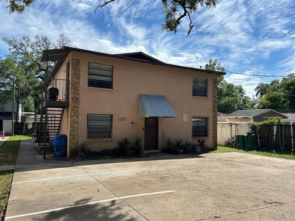 1219 E MOHAWK AVENUE