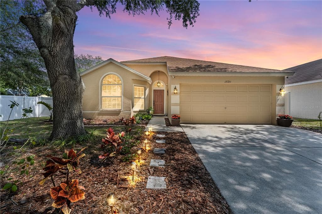 13721 STAGHORN ROAD TAMPA, FL 33626