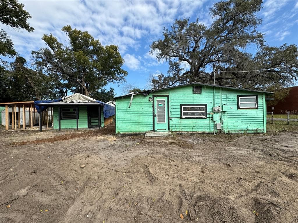 8502 N HIGHLAND AVENUE TAMPA, FL 33604