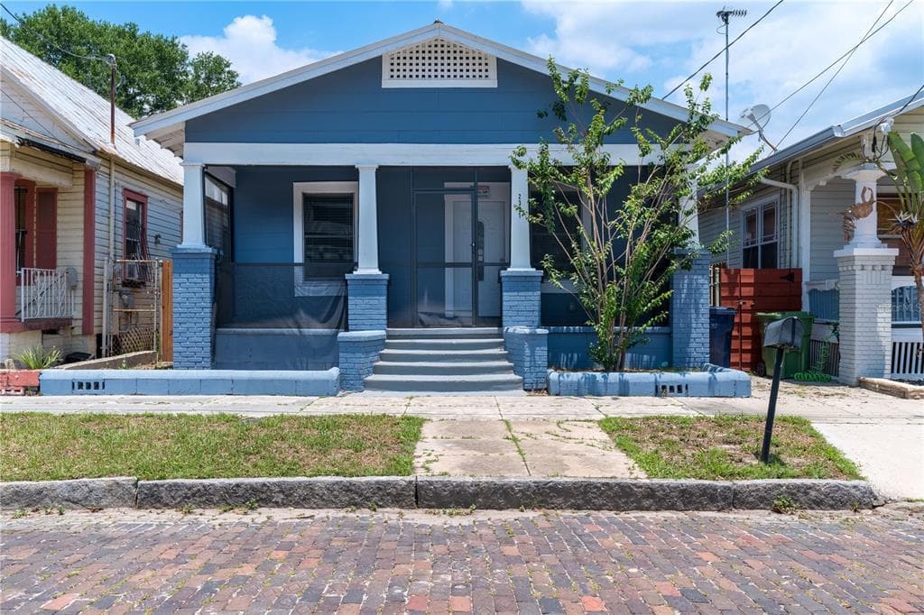 2331 W UNION STREET