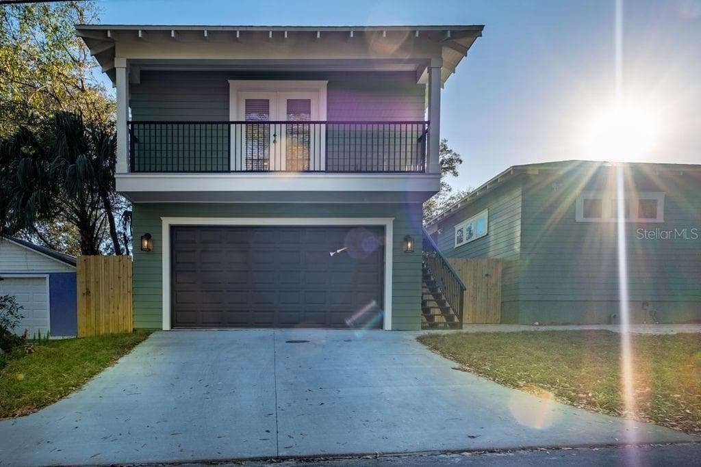 125 W HOLLYWOOD STREET UNIT B TAMPA, FL 33604