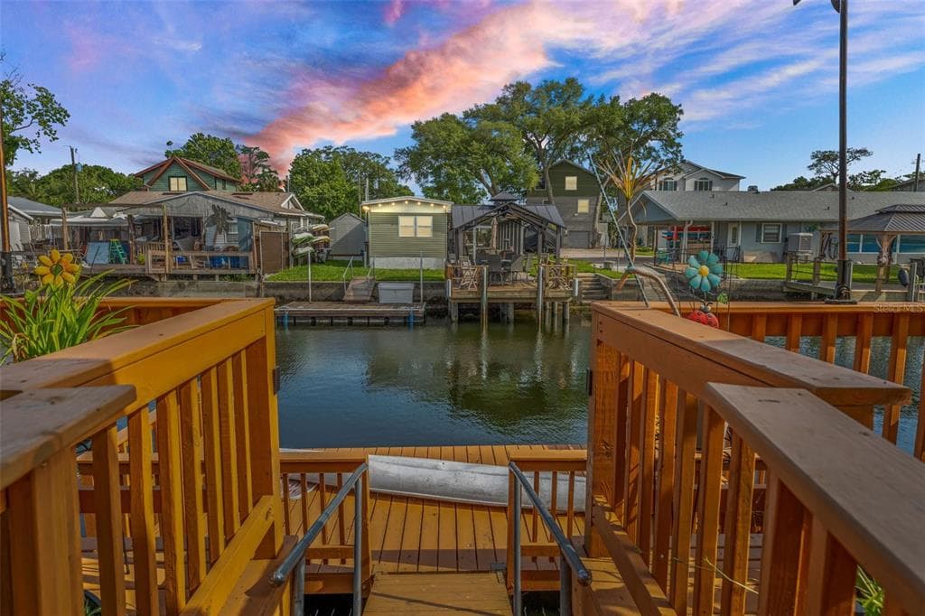 5410 CIRCLE DRIVE WEEKI WACHEE, FL 34607