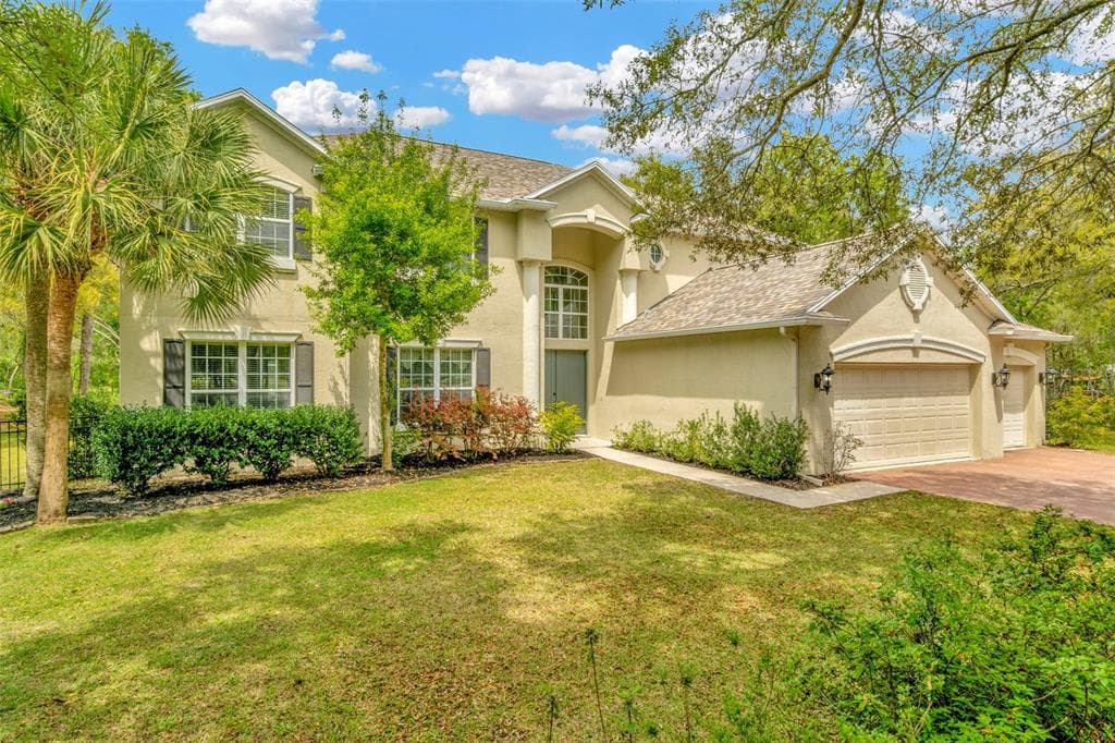 805 W RUSK LANE