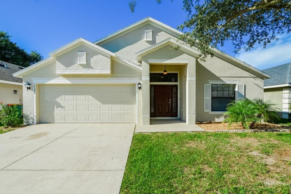 2296 BRACKNELL FOREST TRAIL TAVARES, FL 32778