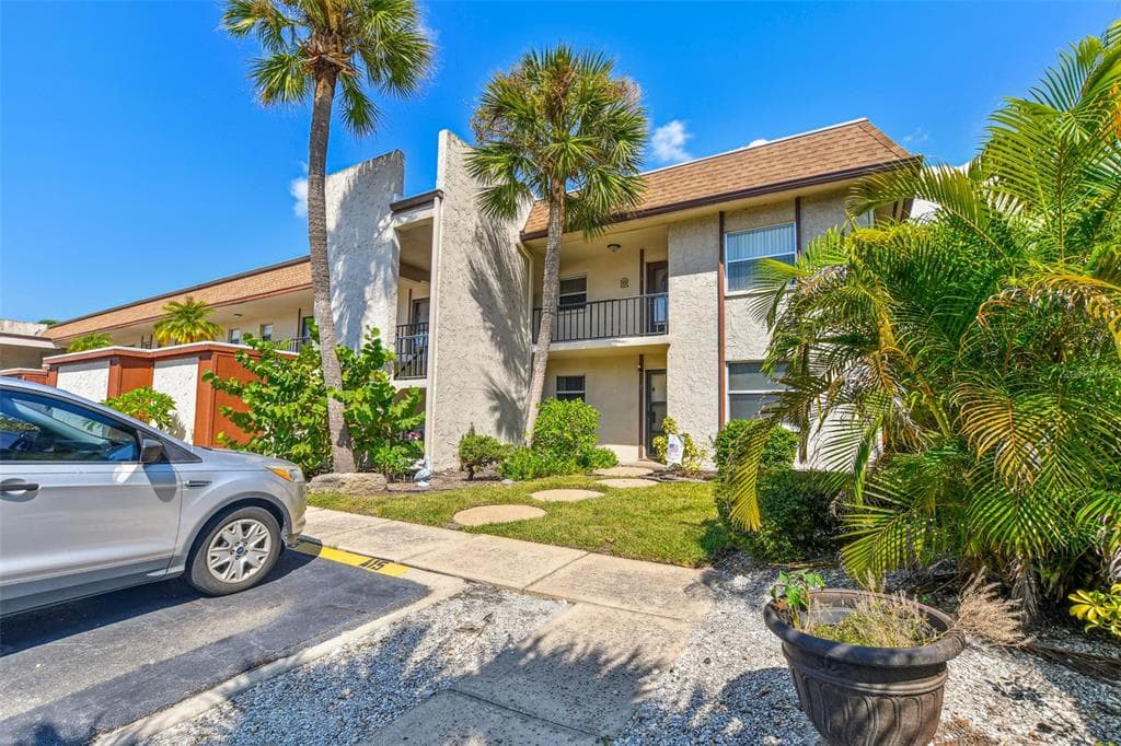 2750 E BAY DRIVE UNIT 14A LARGO, FL 33771