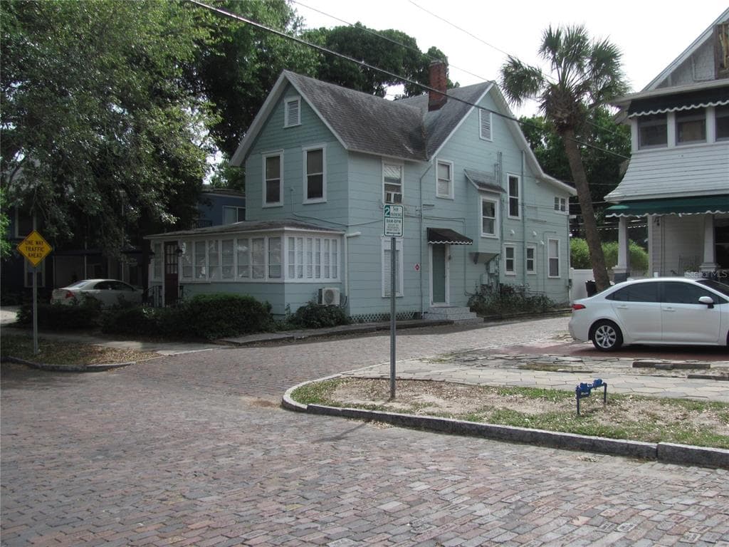 524 3RD STREET N UNIT D ST PETERSBURG, FL 33701