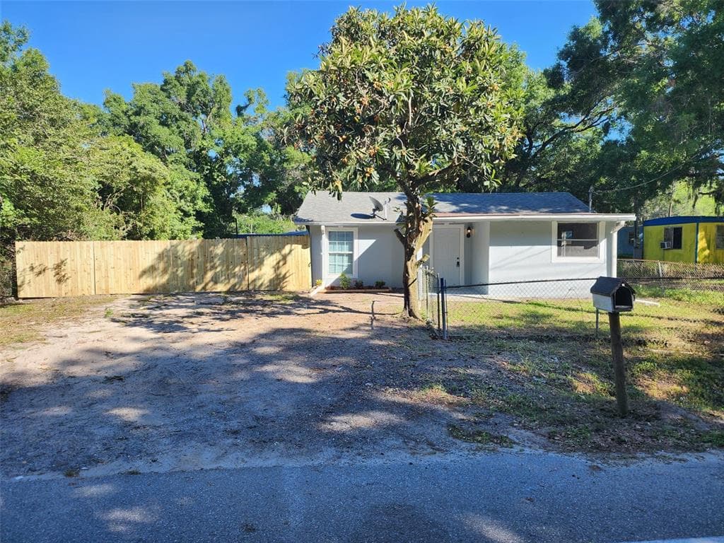 2736 OLD TAMPA HIGHWAY LAKELAND, FL 33815