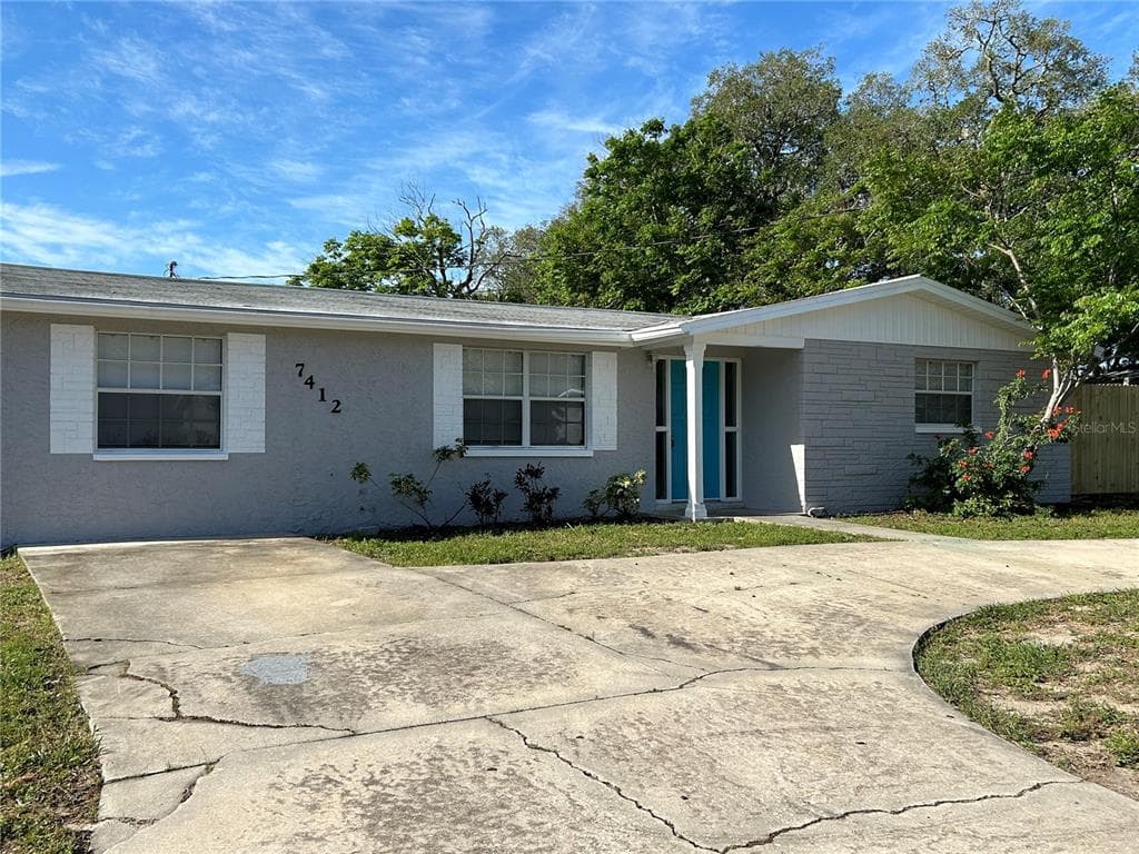 7412 UNIVERSITY DRIVE HUDSON, FL 34667