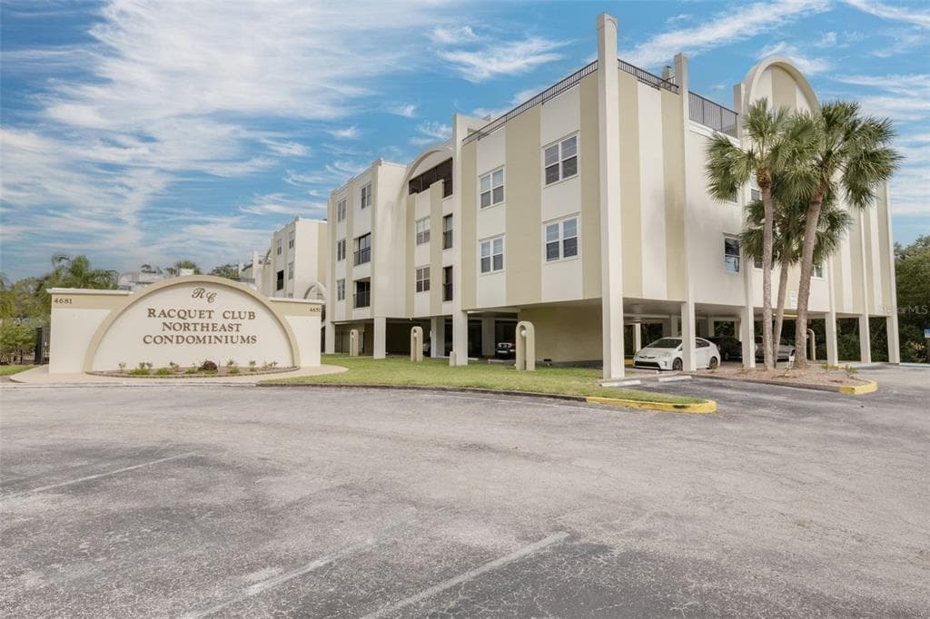 4651 1ST STREET NE UNIT 402 ST PETERSBURG, FL 33703