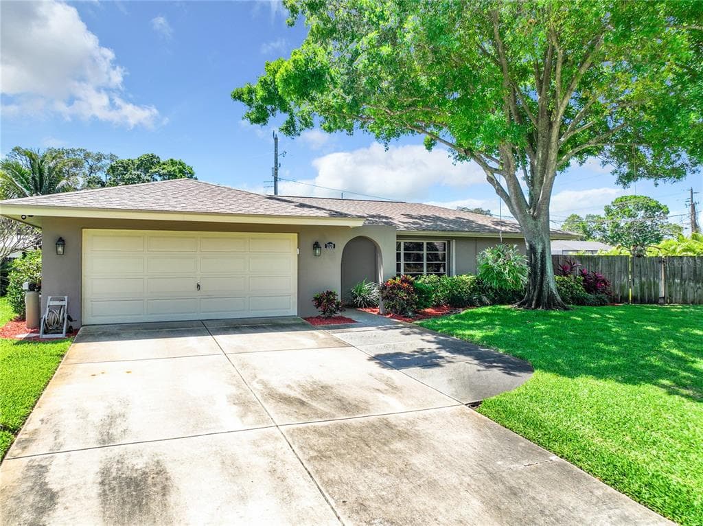 1578 86TH AVENUE N ST PETERSBURG, FL 33702