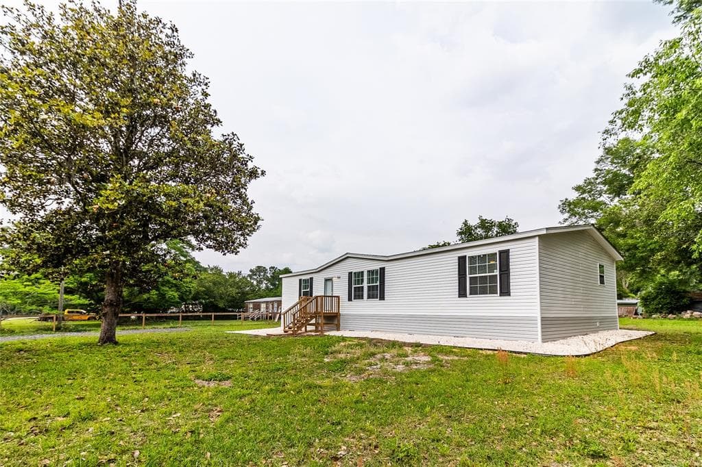 7591 GORDON LOOP BROOKSVILLE, FL 34601