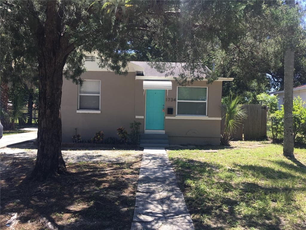 1734 39TH STREET S ST PETERSBURG, FL 33711