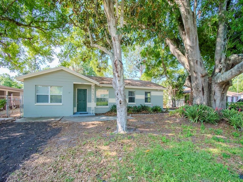 3910 W ROGERS AVENUE TAMPA, FL 33611