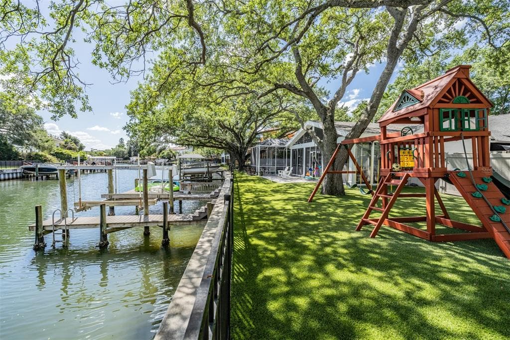 439 MARMORA AVENUE TAMPA, FL 33606