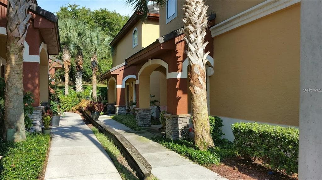 2279 PORTOFINO PLACE UNIT 2021 PALM HARBOR, FL 34683