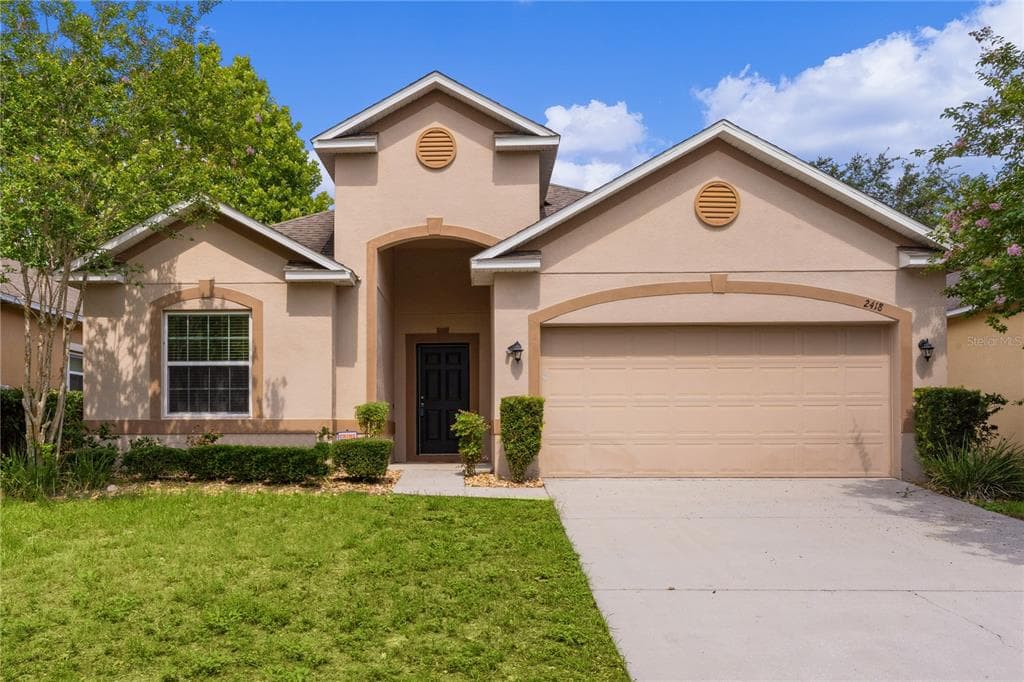 2418 NORWOOD PLACE