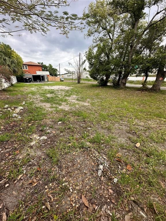801 E GIDDENS AVENUE TAMPA, FL 33603