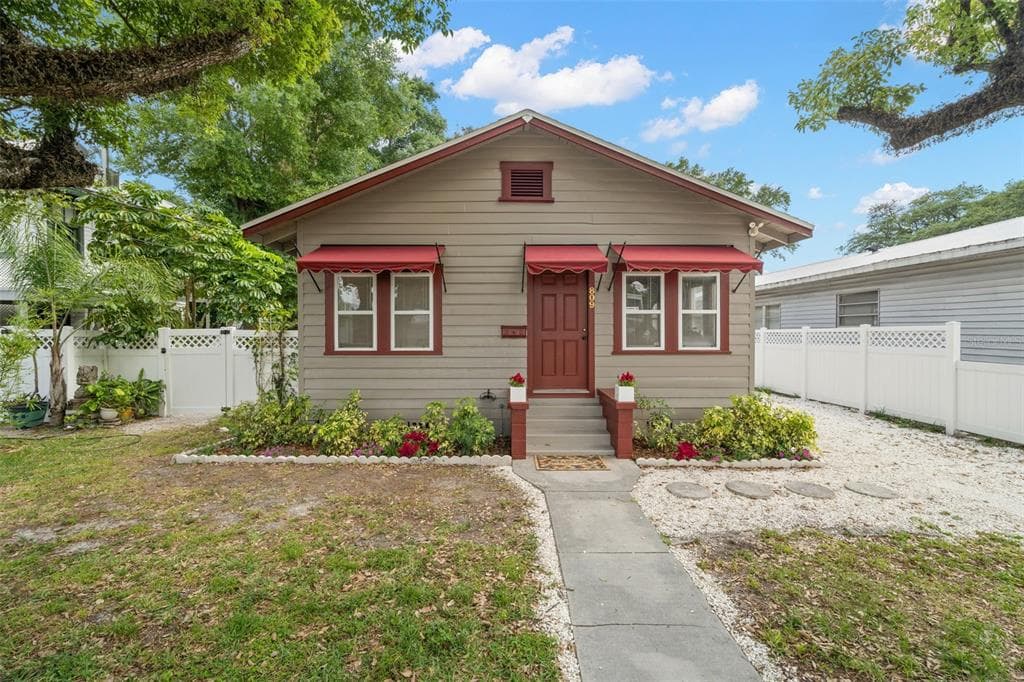 809 E KNOLLWOOD STREET TAMPA, FL 33604