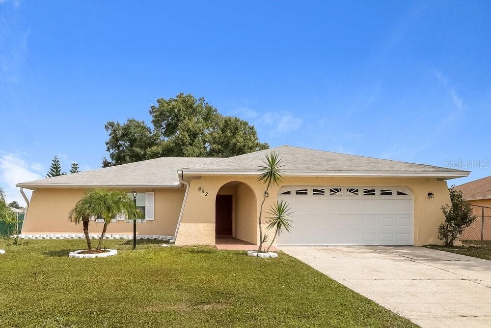 652 N DELMONTE COURT KISSIMMEE, FL 34758