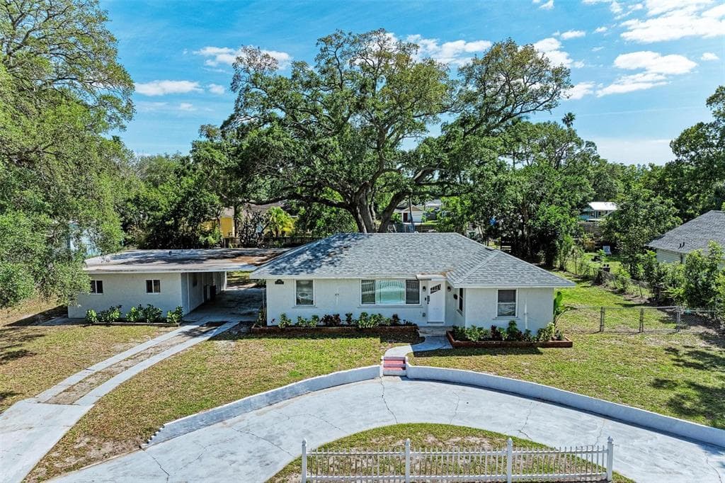 2315 15TH AVENUE W BRADENTON, FL 34205