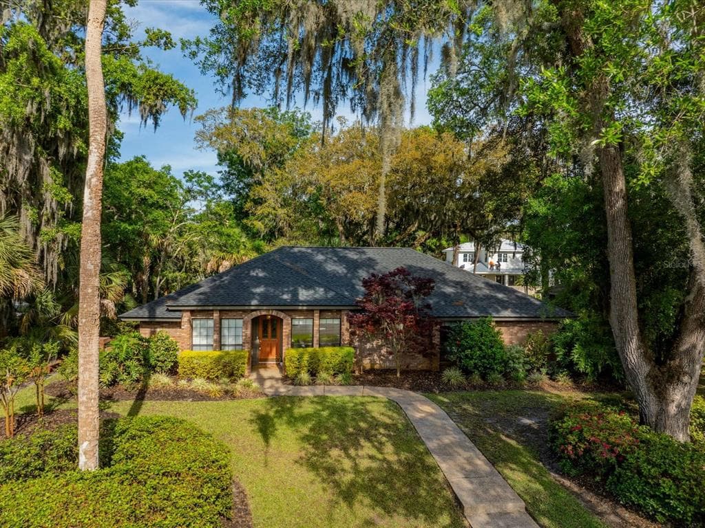 1201 TRAILWOOD DRIVE NEPTUNE BEACH, FL 32266
