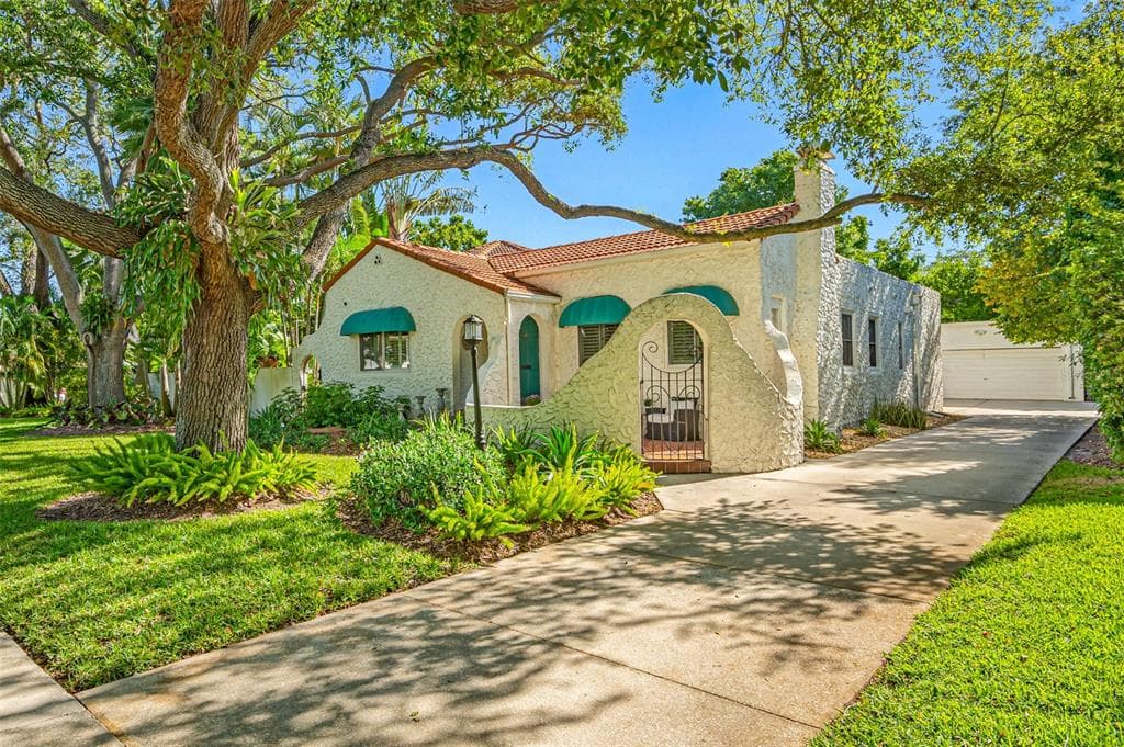 804 S LAKEVIEW ROAD TAMPA, FL 33609