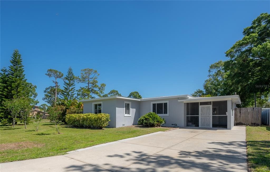 5931 MANGROVE STREET N ST PETERSBURG, FL 33703