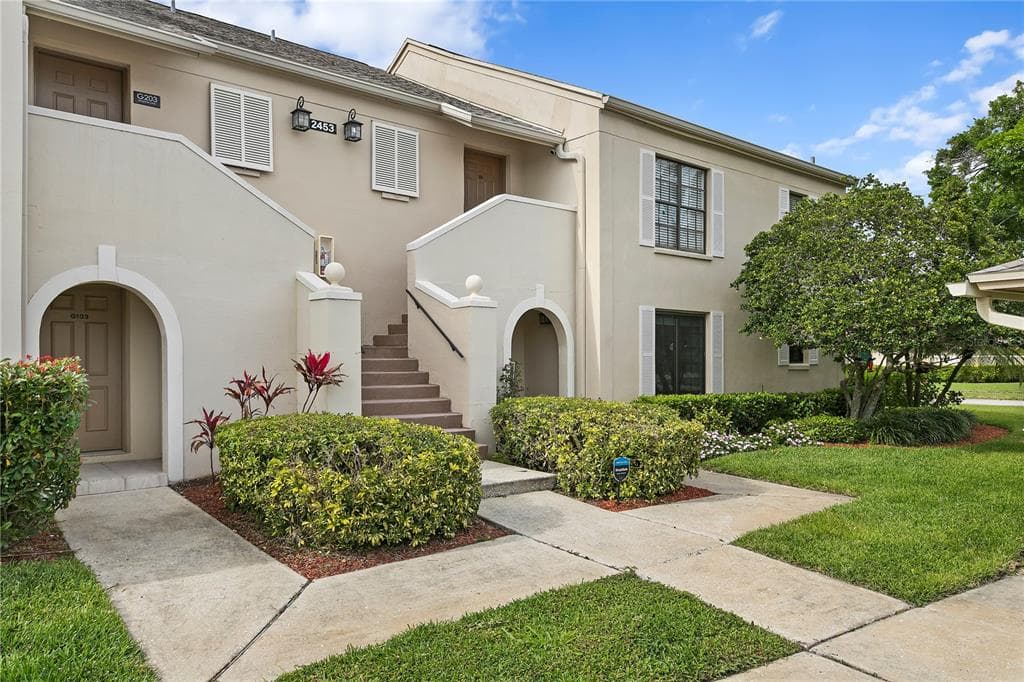 2453 KINGFISHER LANE UNIT G-104 CLEARWATER, FL 33762