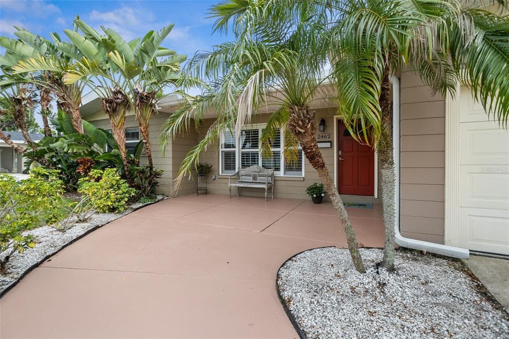 2462 67TH AVENUE S ST PETERSBURG, FL 33712