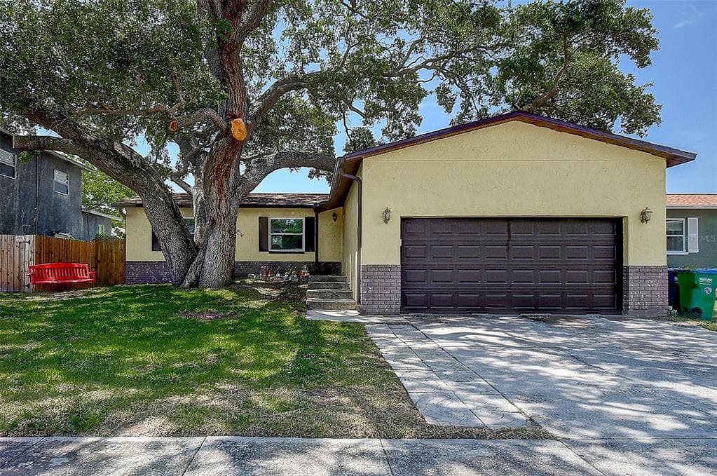 8636 RUE CHATEAUX DRIVE SEMINOLE, FL 33777