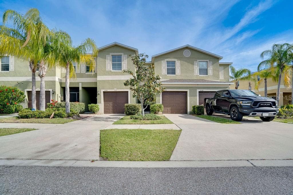 2232 GOLDEN FALCON DRIVE RUSKIN, FL 33570
