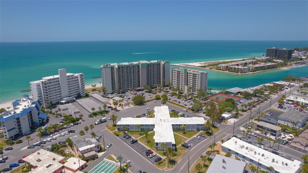 7050 SUNSET WAY UNIT 33 ST PETE BEACH, FL 33706