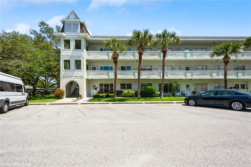 2385 TAHITIAN LANE UNIT 27 CLEARWATER, FL 33763