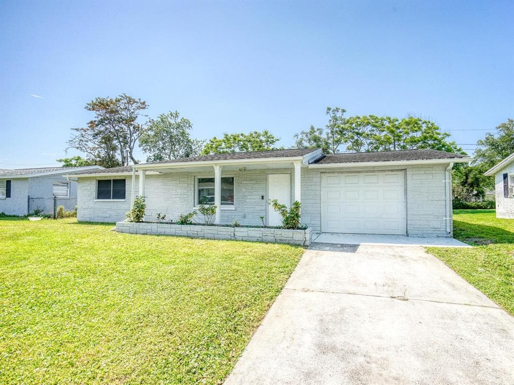 5032 CAPE COD DRIVE HOLIDAY, FL 34690