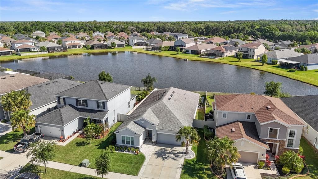 17626 BRIGHT WHEAT DRIVE LITHIA, FL 33547