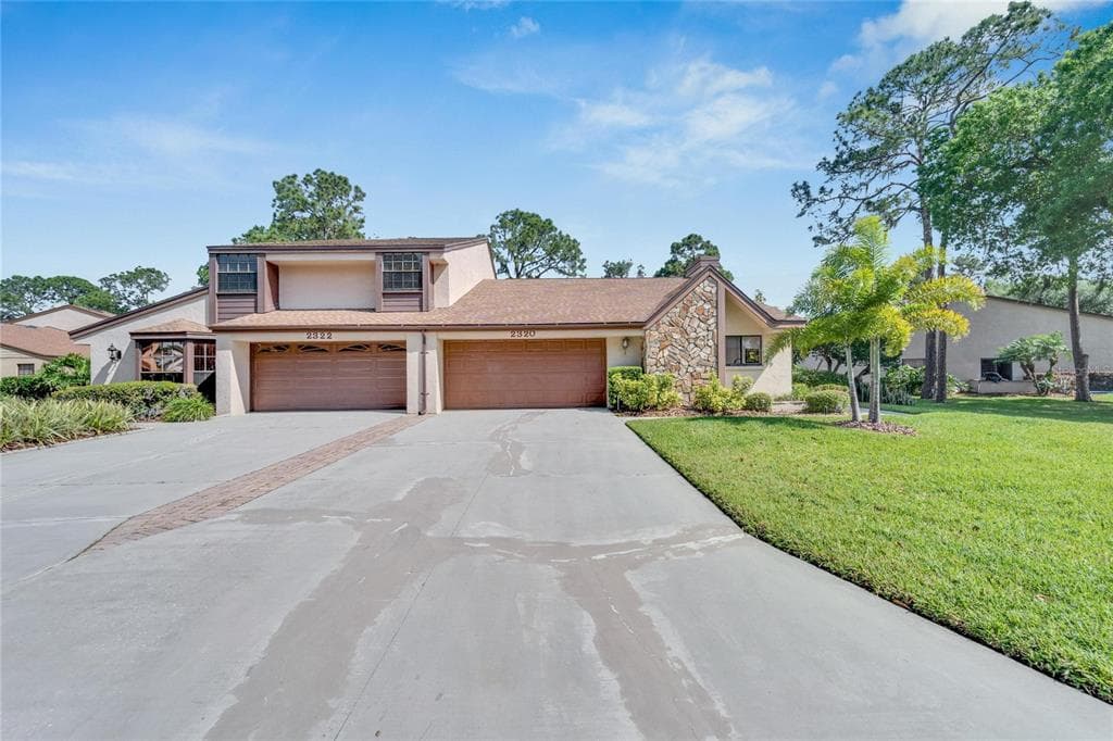 2320 S FAIRWAY DR PLANT CITY, FL 33566