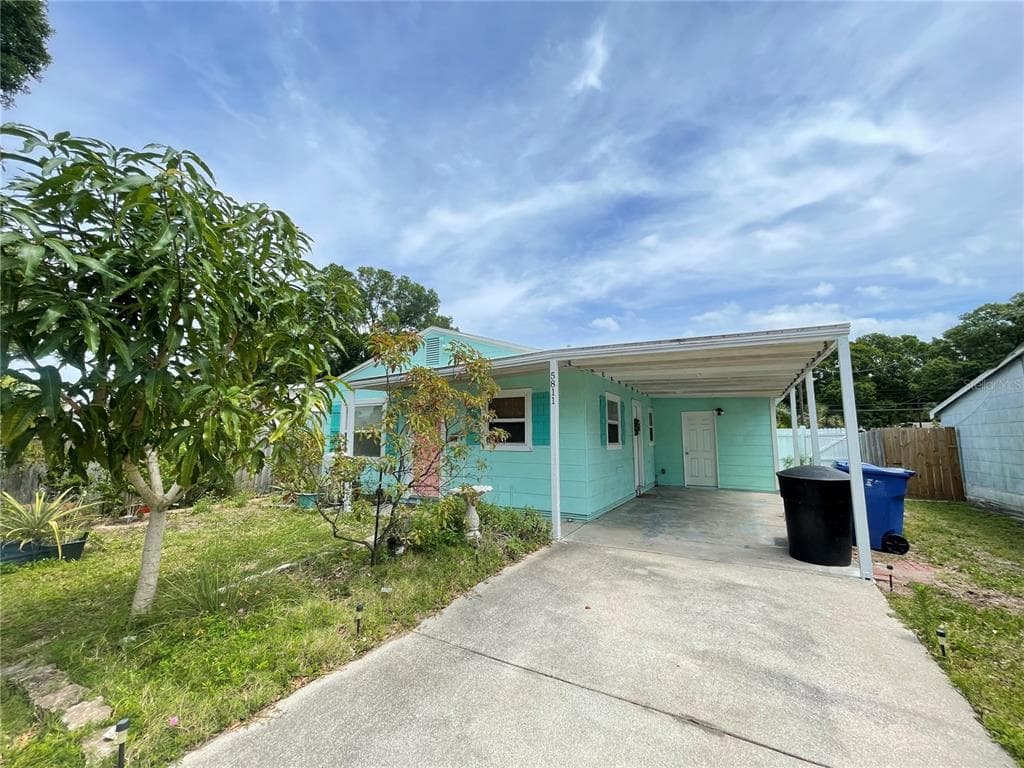 5811 MAGNOLIA STREET N ST PETERSBURG, FL 33703