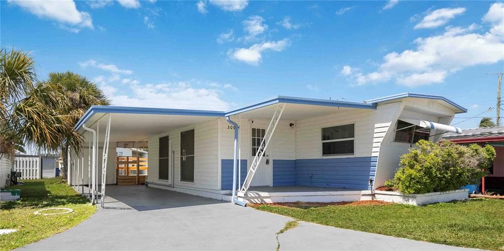 309 52ND AVENUE PLAZA W BRADENTON, FL 34207