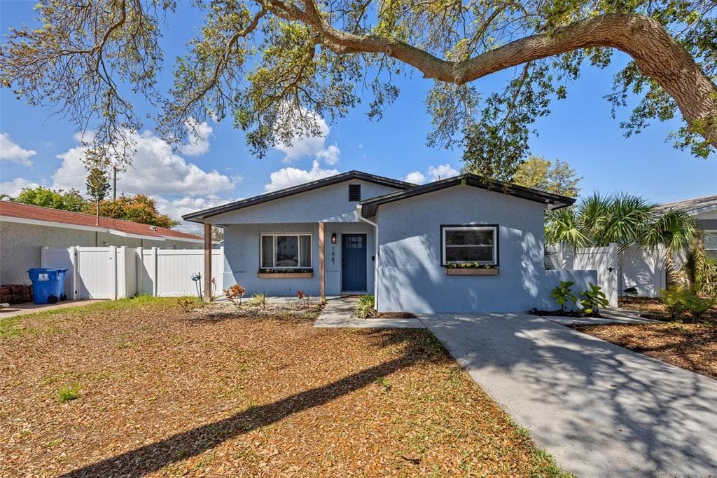 1867 MASSACHUSETTS AVENUE NE ST PETERSBURG, FL 33703