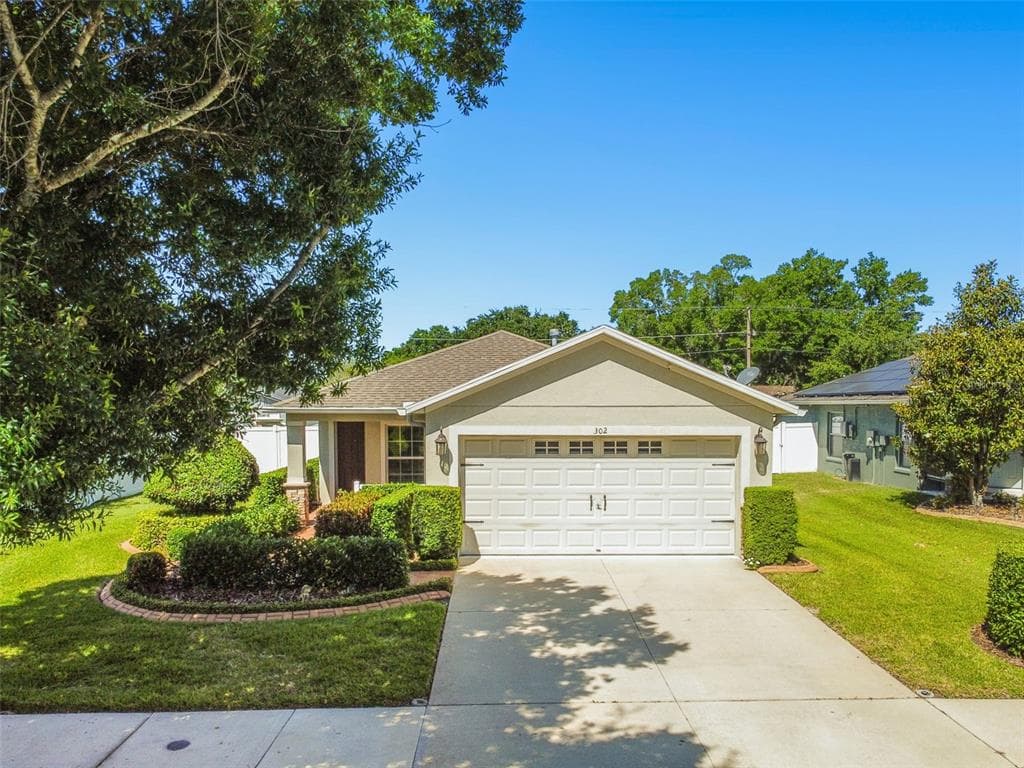 302 WESTCHESTER HILLS LANE VALRICO, FL 33594