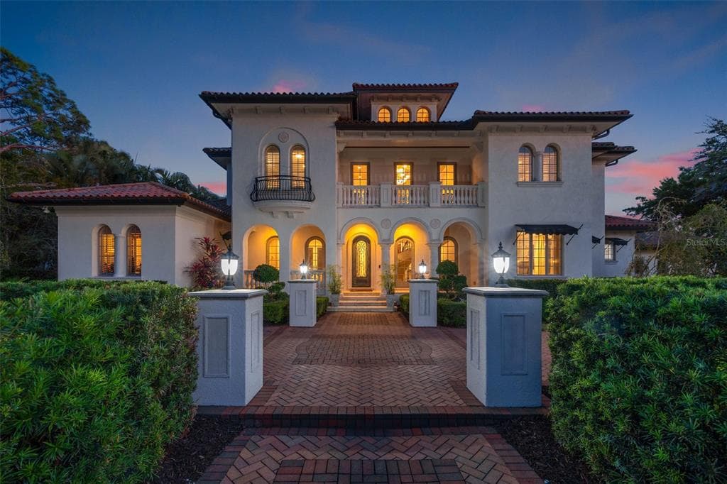 1201 MONTEREY BOULEVARD NE ST PETERSBURG, FL 33704