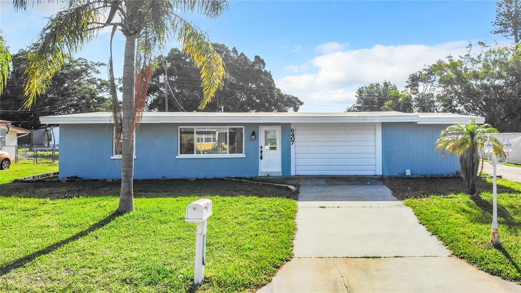 5407 6TH STREET E BRADENTON, FL 34203