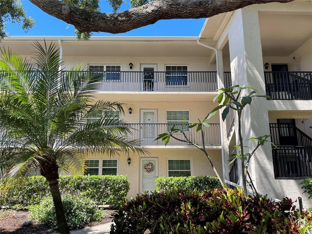 860 VIRGINIA STREET UNIT 310 DUNEDIN, FL 34698