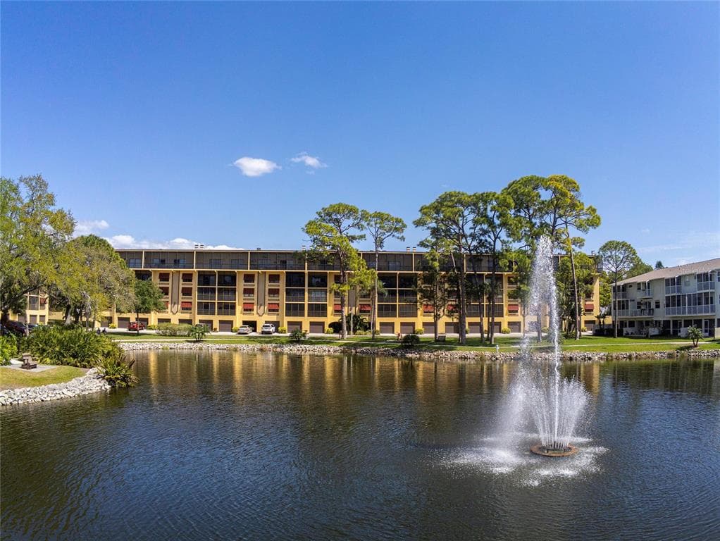 5775 PARK STREET N UNIT 503 ST PETERSBURG, FL 33709
