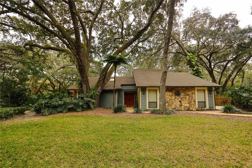 2503 HIGH OAKS LANE LUTZ, FL 33559