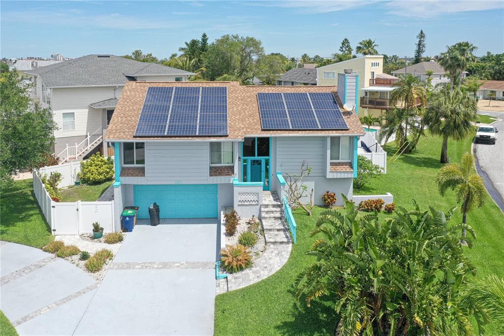 420 HARBOR DRIVE S INDIAN ROCKS BEACH, FL 33785