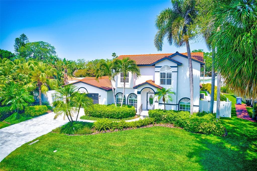 114 GIRALDA BOULEVARD NE ST PETERSBURG, FL 33704
